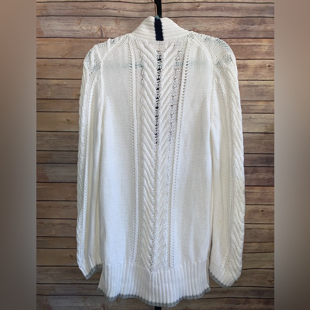 Label & Thread Sweater - Size Large - Picture 2 of 7